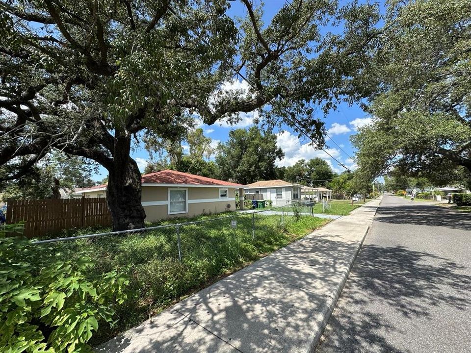 En Venta: $315,000 (4 camas, 2 baños, 1365 Pies cuadrados)