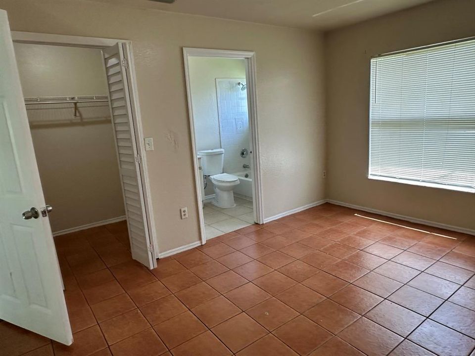 En Venta: $315,000 (4 camas, 2 baños, 1365 Pies cuadrados)
