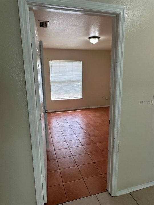 En Venta: $315,000 (4 camas, 2 baños, 1365 Pies cuadrados)