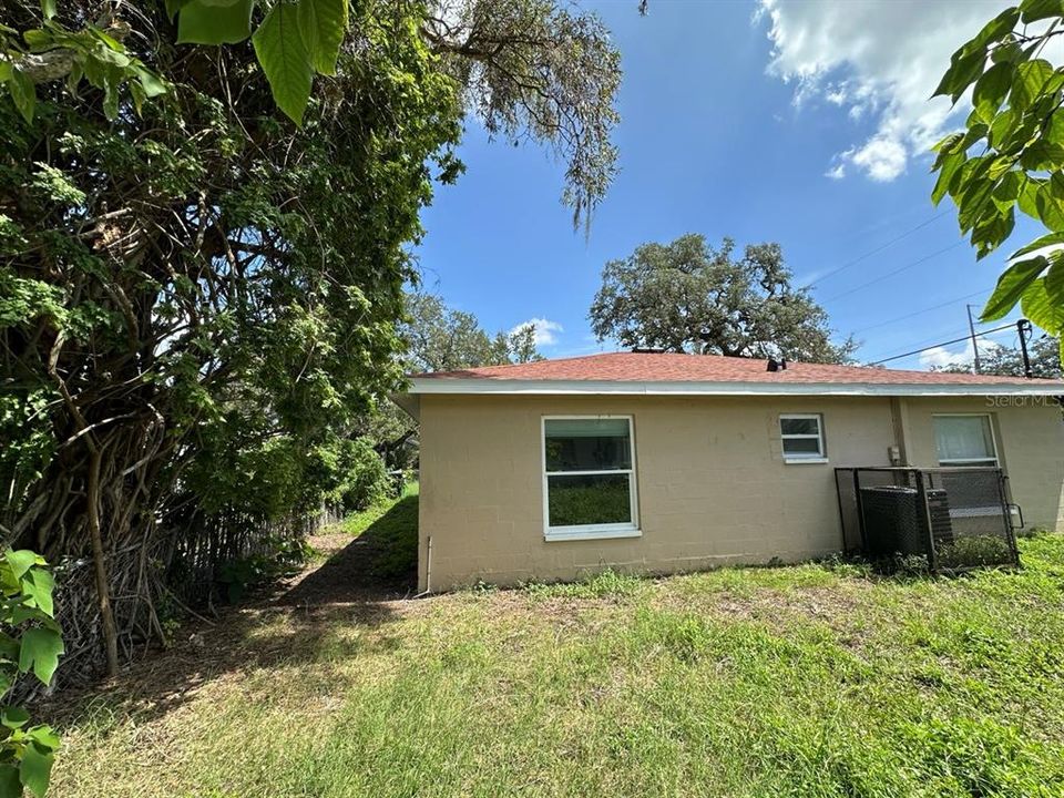 En Venta: $315,000 (4 camas, 2 baños, 1365 Pies cuadrados)