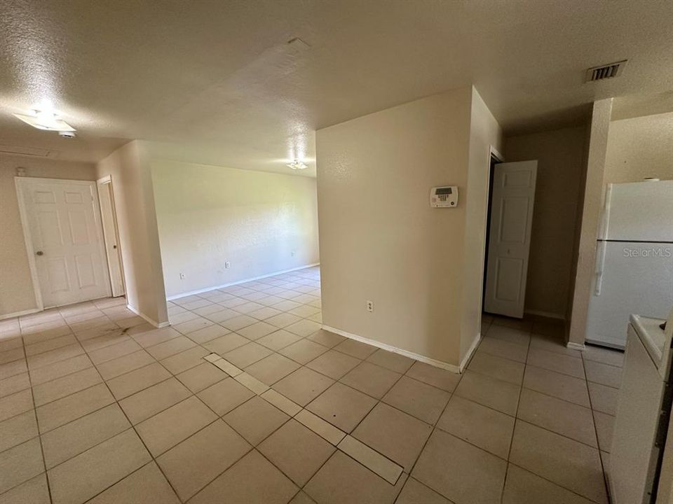 En Venta: $315,000 (4 camas, 2 baños, 1365 Pies cuadrados)