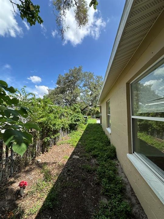 En Venta: $315,000 (4 camas, 2 baños, 1365 Pies cuadrados)