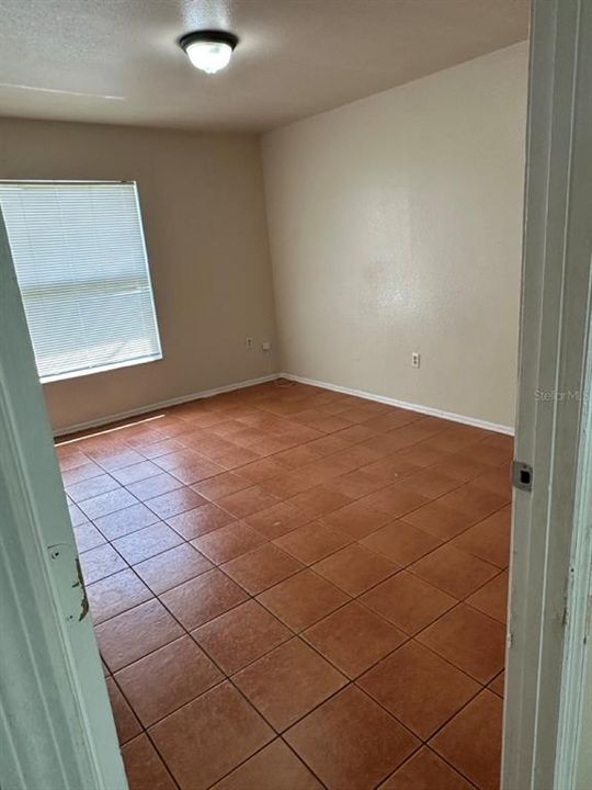 En Venta: $315,000 (4 camas, 2 baños, 1365 Pies cuadrados)