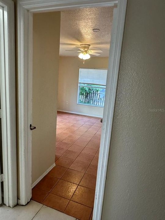 En Venta: $315,000 (4 camas, 2 baños, 1365 Pies cuadrados)
