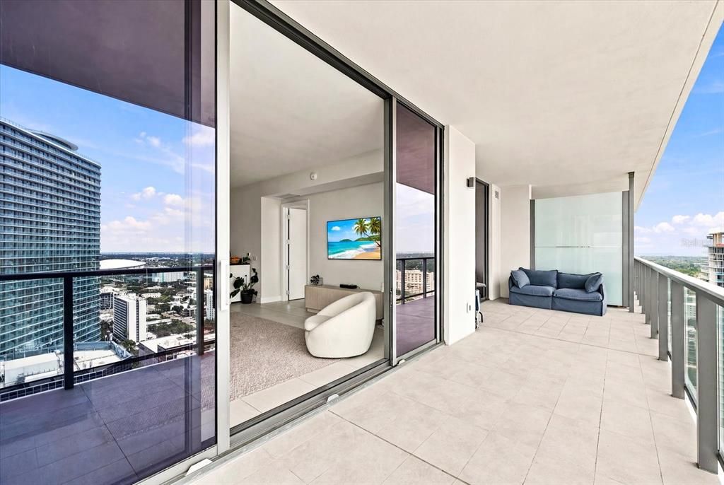 На продажу: $1,299,000 (2 спален, 2 ванн, 1339 Квадратных фут)