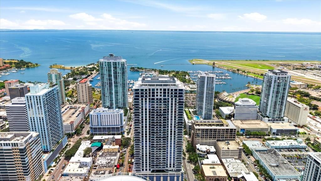 На продажу: $1,299,000 (2 спален, 2 ванн, 1339 Квадратных фут)