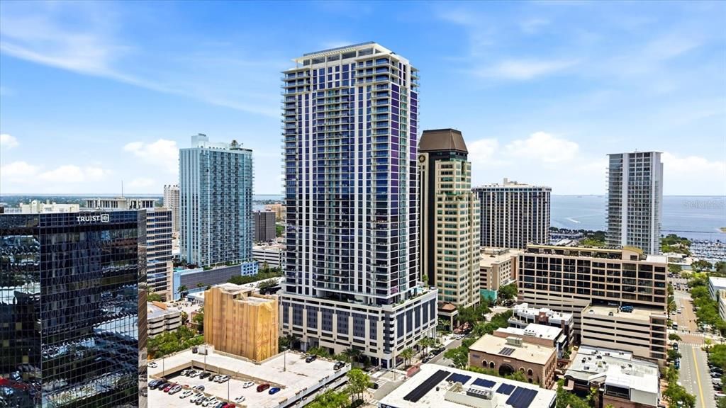 На продажу: $1,299,000 (2 спален, 2 ванн, 1339 Квадратных фут)