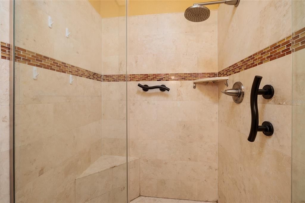 На продажу: $299,000 (2 спален, 2 ванн, 1085 Квадратных фут)