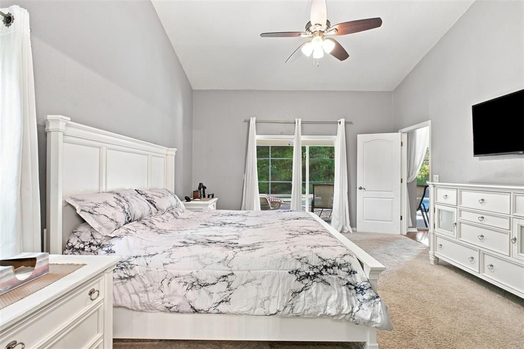 For Sale: $600,000 (3 beds, 2 baths, 1921 Square Feet)