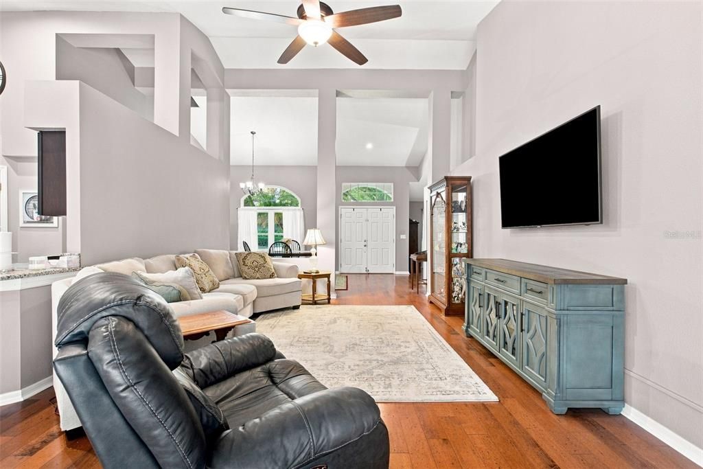 For Sale: $600,000 (3 beds, 2 baths, 1921 Square Feet)