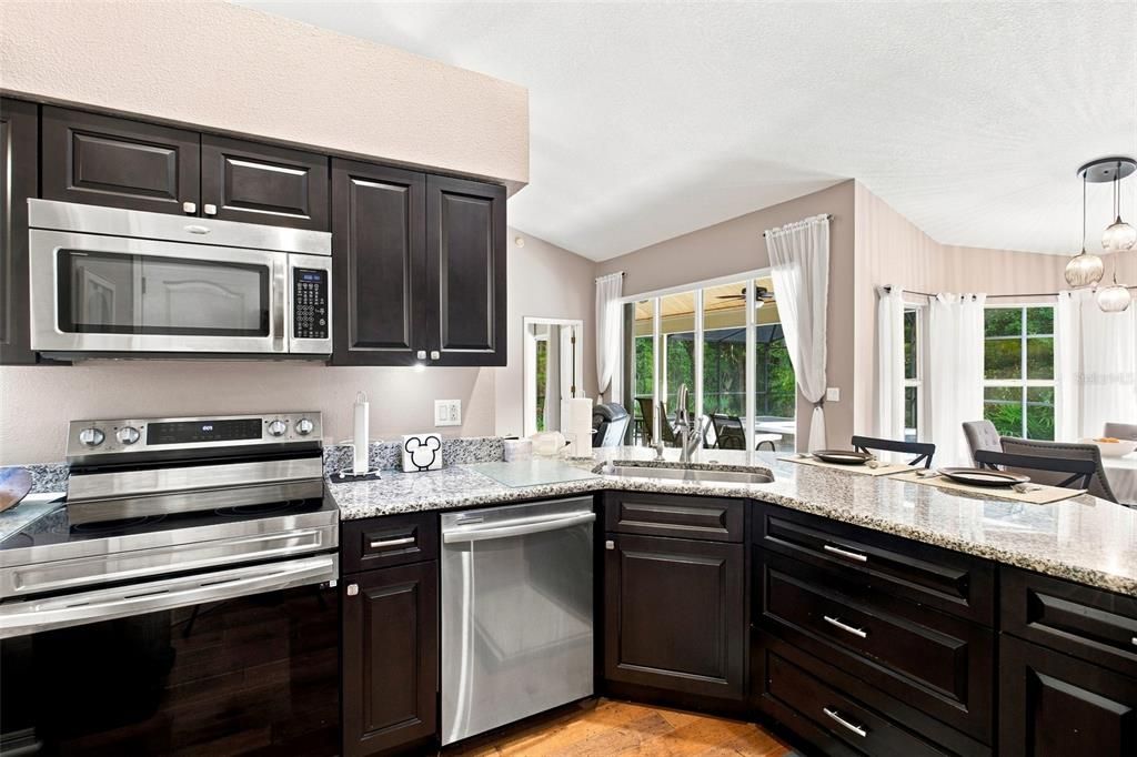 For Sale: $600,000 (3 beds, 2 baths, 1921 Square Feet)