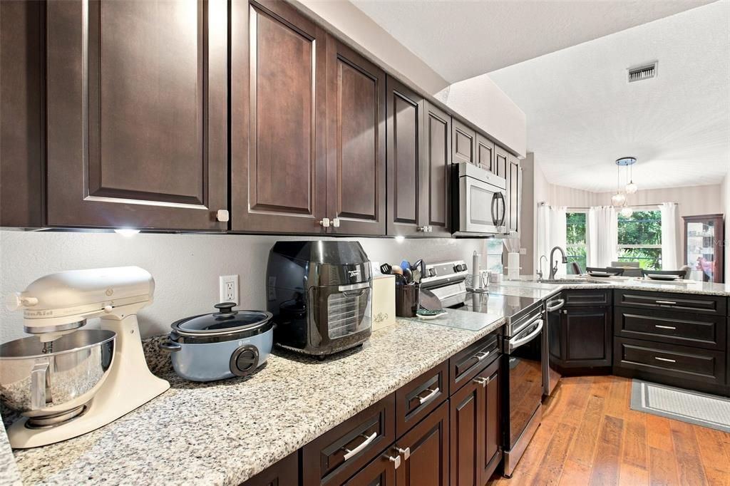 For Sale: $600,000 (3 beds, 2 baths, 1921 Square Feet)