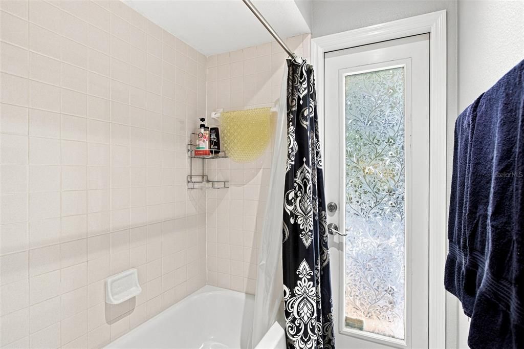 For Sale: $600,000 (3 beds, 2 baths, 1921 Square Feet)