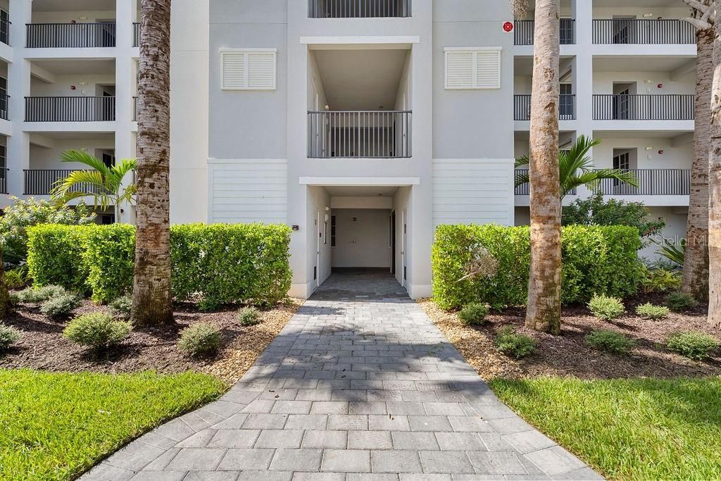 For Rent: $2,500 (3 beds, 2 baths, 1301 Square Feet)