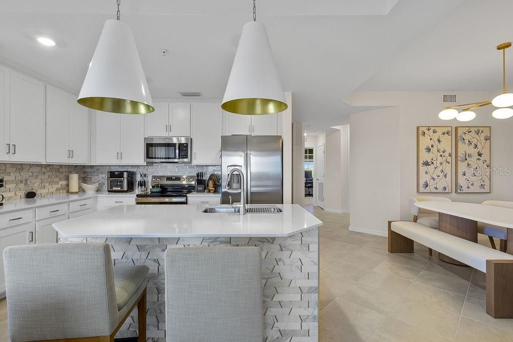 For Rent: $2,500 (3 beds, 2 baths, 1301 Square Feet)