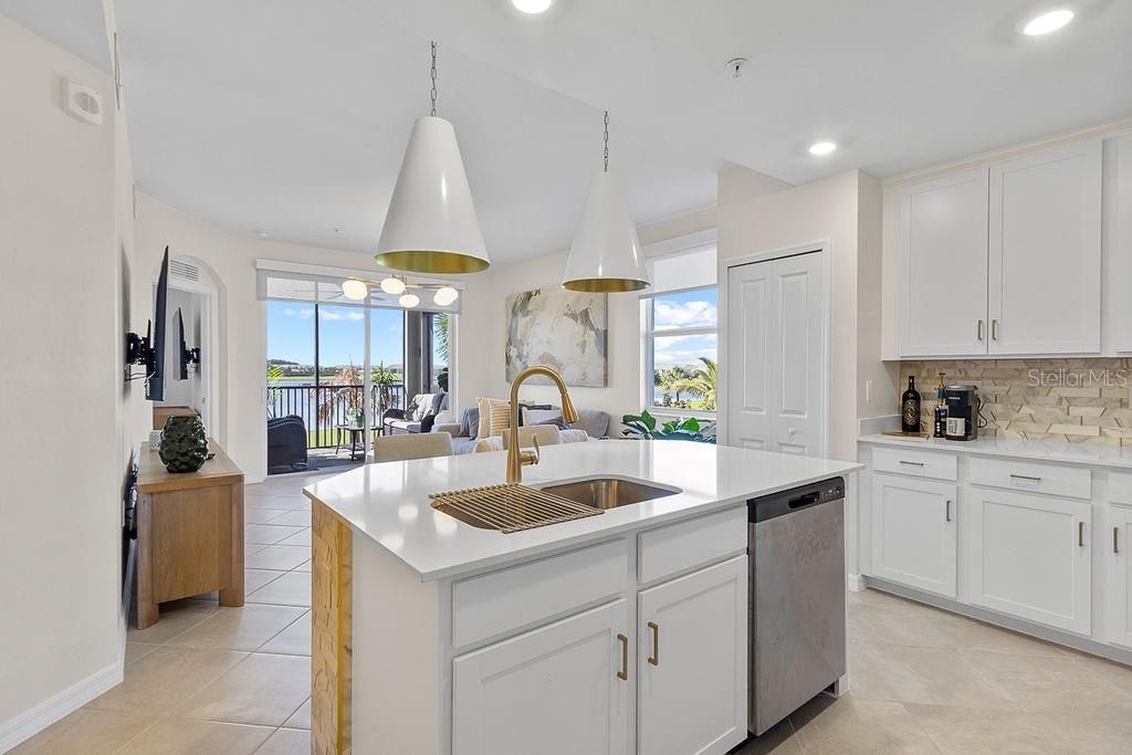 For Rent: $2,500 (3 beds, 2 baths, 1301 Square Feet)