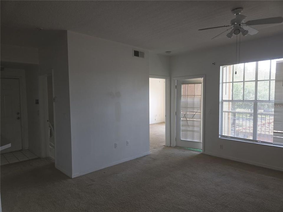 В аренду: $1,650 (2 спален, 2 ванн, 1073 Квадратных фут)