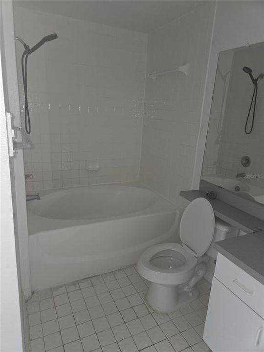 В аренду: $1,650 (2 спален, 2 ванн, 1073 Квадратных фут)