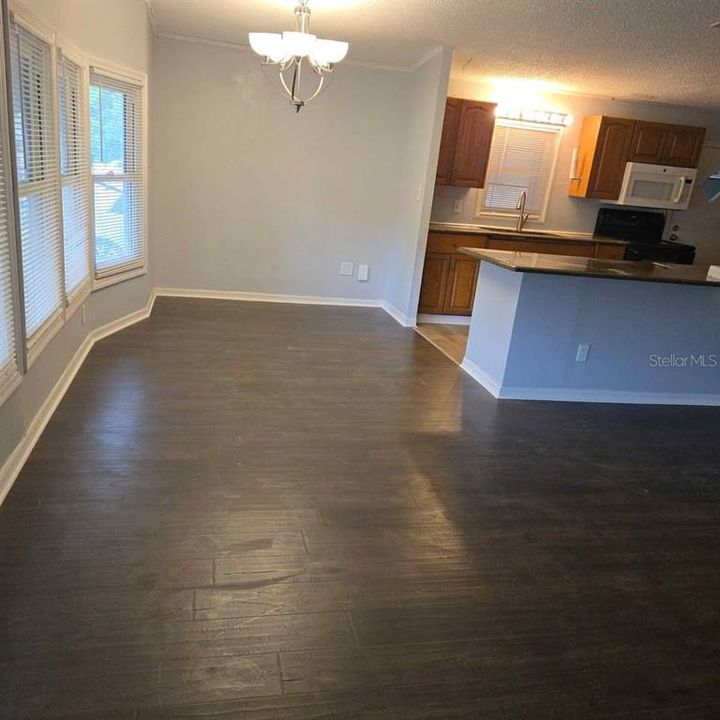 En Venta: $229,000 (2 camas, 2 baños, 1056 Pies cuadrados)