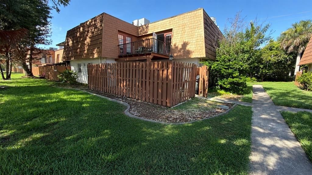 На продажу: $140,000 (2 спален, 2 ванн, 1400 Квадратных фут)