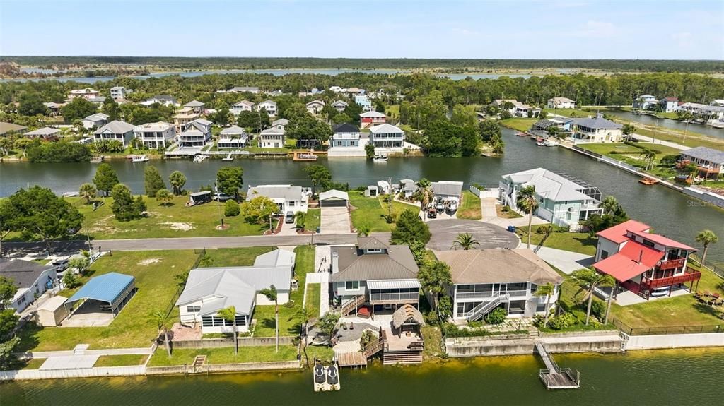На продажу: $485,000 (3 спален, 2 ванн, 1396 Квадратных фут)