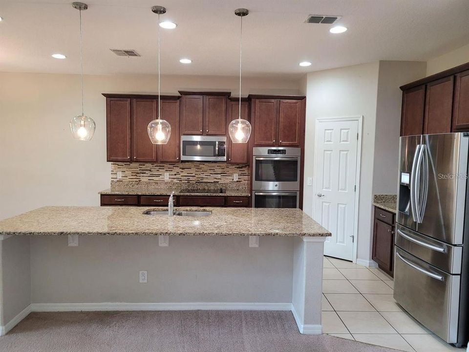 For Sale: $600,000 (4 beds, 3 baths, 3571 Square Feet)