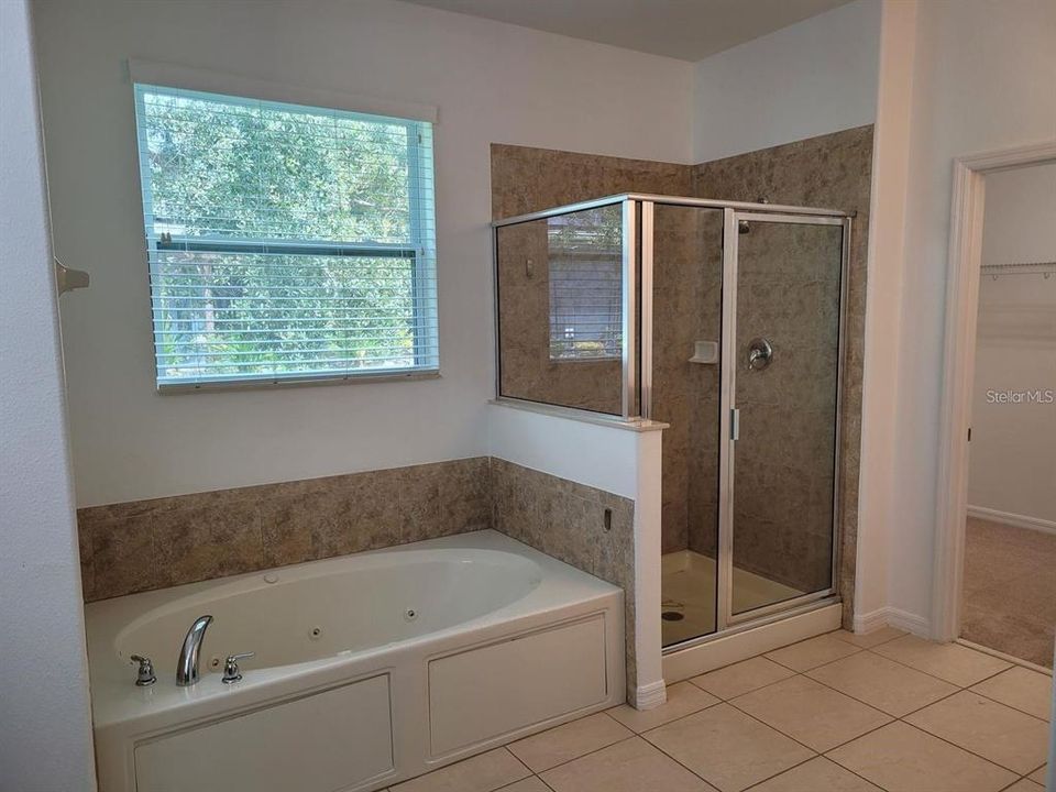 For Sale: $600,000 (4 beds, 3 baths, 3571 Square Feet)
