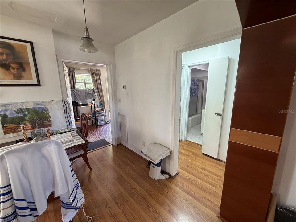 На продажу: $391,999 (3 спален, 2 ванн, 1122 Квадратных фут)