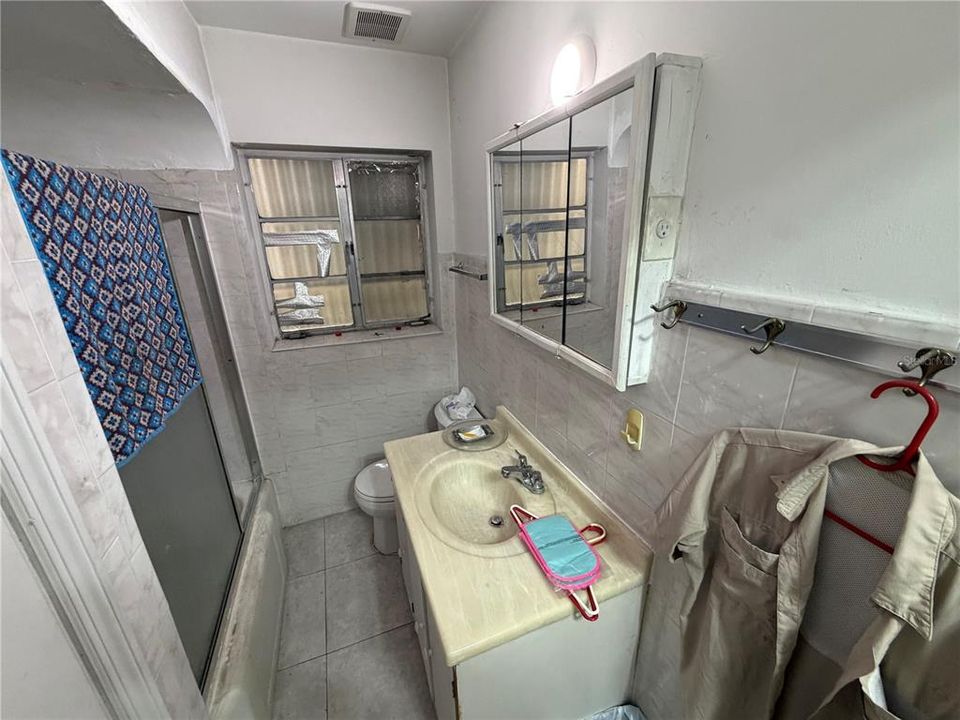 На продажу: $391,999 (3 спален, 2 ванн, 1122 Квадратных фут)