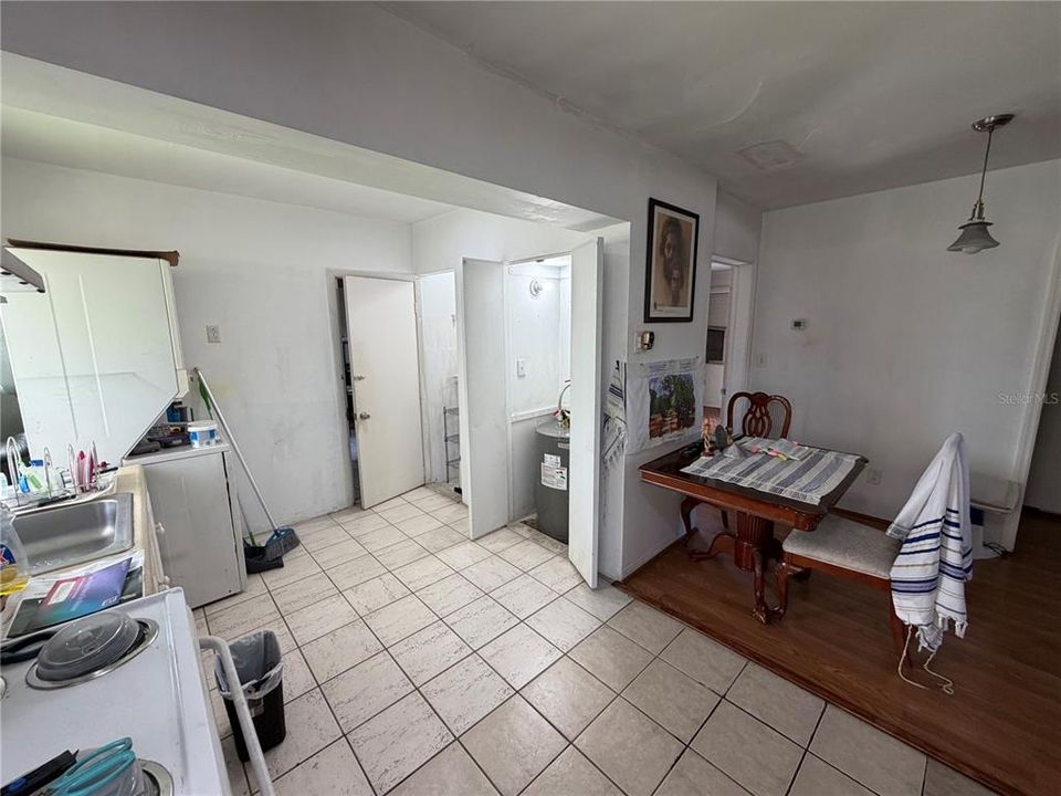 На продажу: $391,999 (3 спален, 2 ванн, 1122 Квадратных фут)