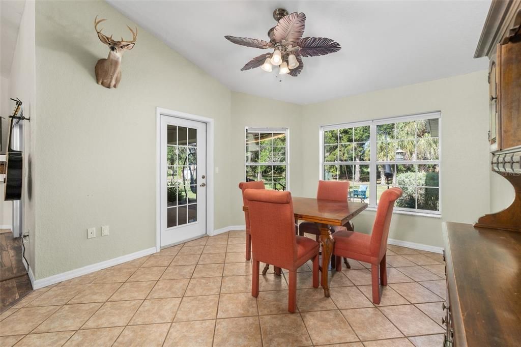 For Sale: $375,000 (3 beds, 2 baths, 1838 Square Feet)