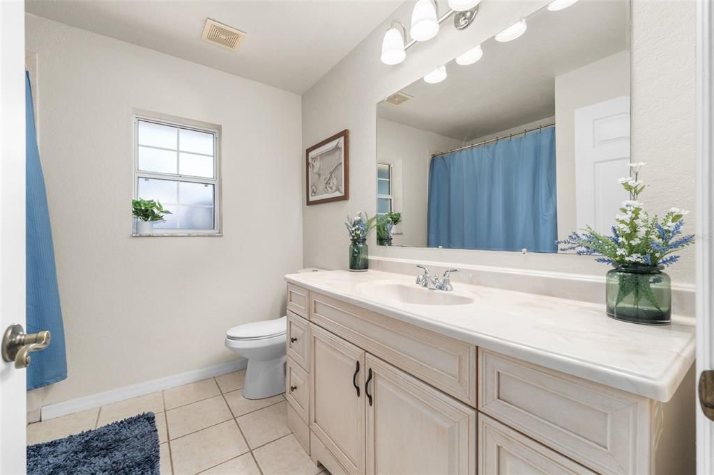 For Sale: $375,000 (3 beds, 2 baths, 1838 Square Feet)