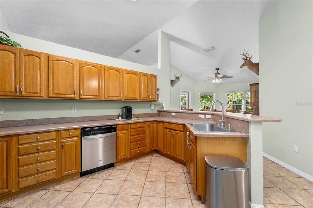 For Sale: $375,000 (3 beds, 2 baths, 1838 Square Feet)