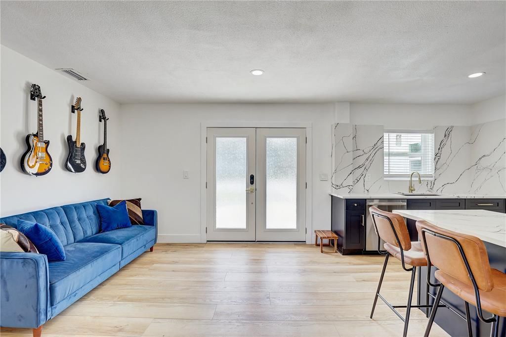 В аренду: $4,750 (3 спален, 2 ванн, 1536 Квадратных фут)