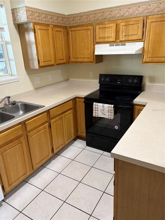 В аренду: $1,600 (2 спален, 2 ванн, 24236 Квадратных фут)