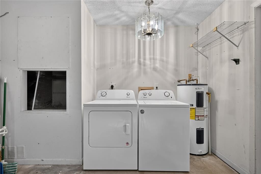 На продажу: $155,000 (2 спален, 1 ванн, 798 Квадратных фут)