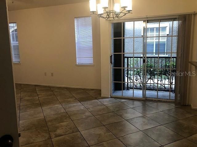 For Rent: $1,350 (1 beds, 1 baths, 821 Square Feet)