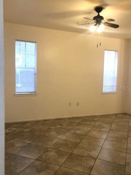 For Rent: $1,350 (1 beds, 1 baths, 821 Square Feet)