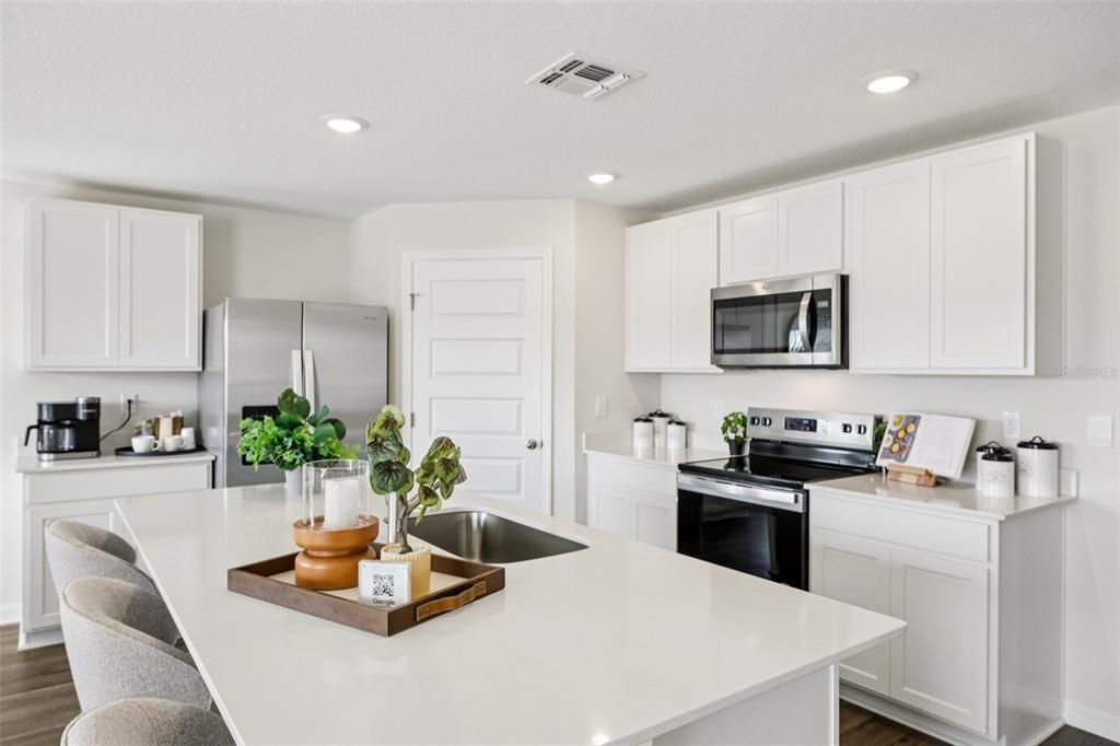 En Venta: $288,990 (4 camas, 2 baños, 1498 Pies cuadrados)