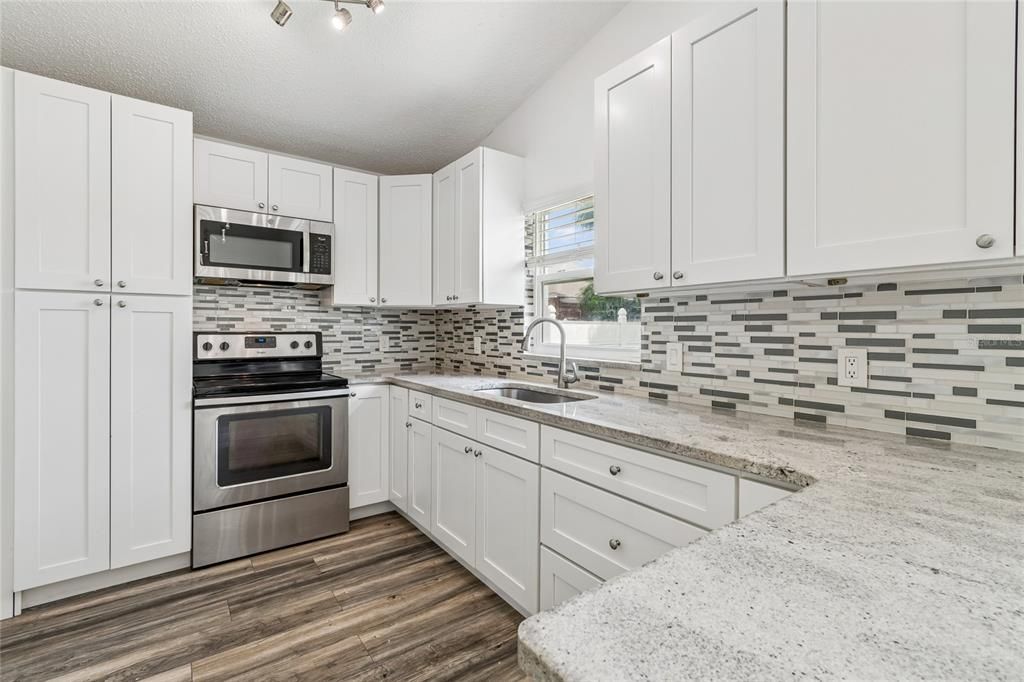 На продажу: $479,900 (3 спален, 2 ванн, 1111 Квадратных фут)