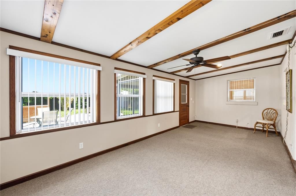 В аренду: $2,500 (2 спален, 2 ванн, 1334 Квадратных фут)