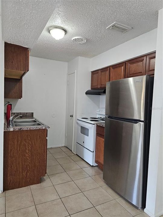 В аренду: $1,450 (2 спален, 2 ванн, 918 Квадратных фут)