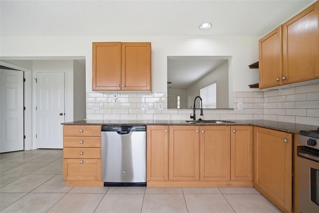 For Rent: $2,450 (4 beds, 2 baths, 1854 Square Feet)