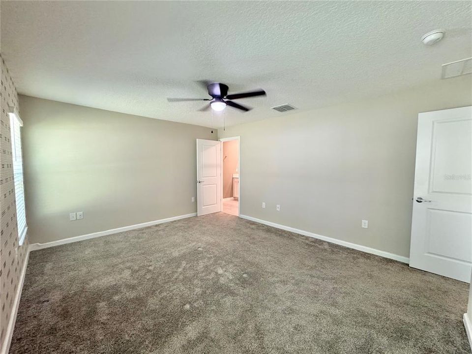 For Rent: $2,000 (4 beds, 2 baths, 1815 Square Feet)