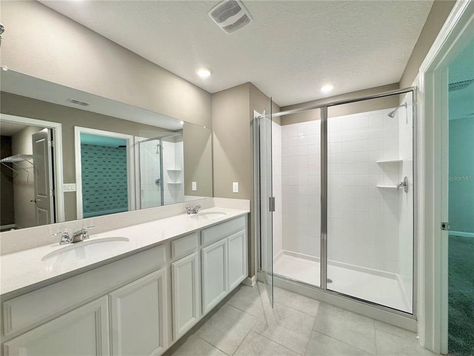 For Rent: $2,000 (4 beds, 2 baths, 1815 Square Feet)