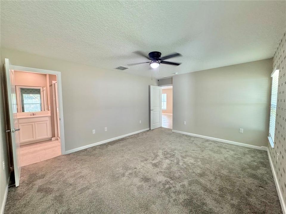 For Rent: $2,000 (4 beds, 2 baths, 1815 Square Feet)