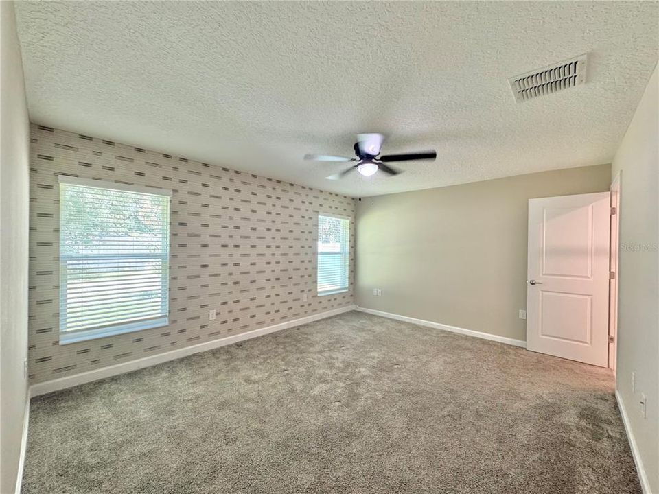 For Rent: $2,000 (4 beds, 2 baths, 1815 Square Feet)