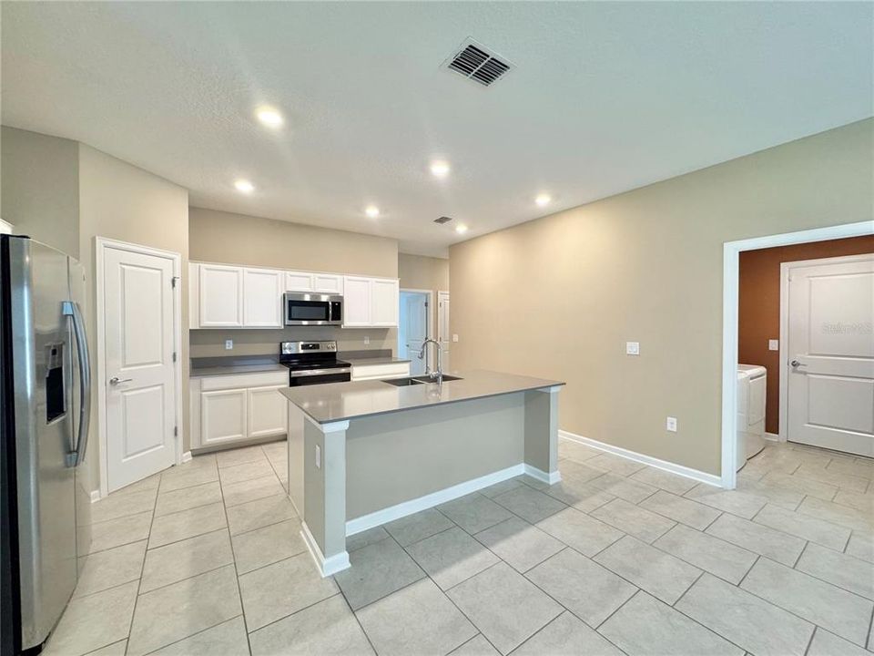 For Rent: $2,000 (4 beds, 2 baths, 1815 Square Feet)