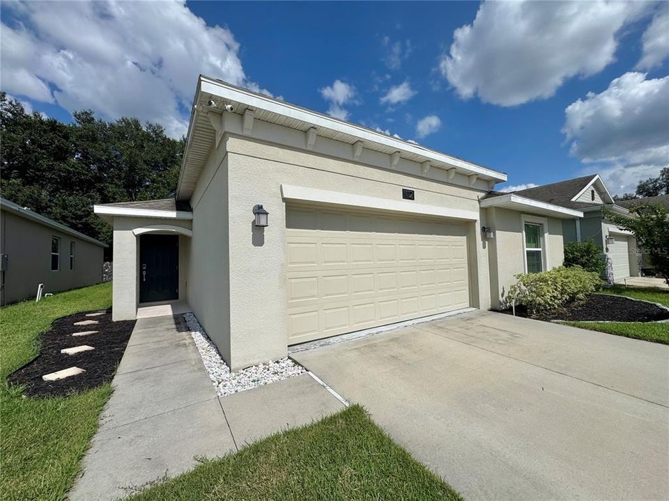 For Rent: $2,000 (4 beds, 2 baths, 1815 Square Feet)