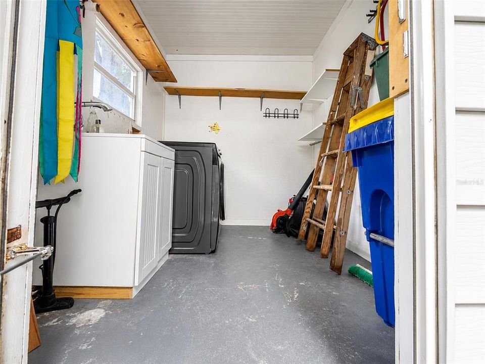 На продажу: $229,900 (2 спален, 2 ванн, 1100 Квадратных фут)